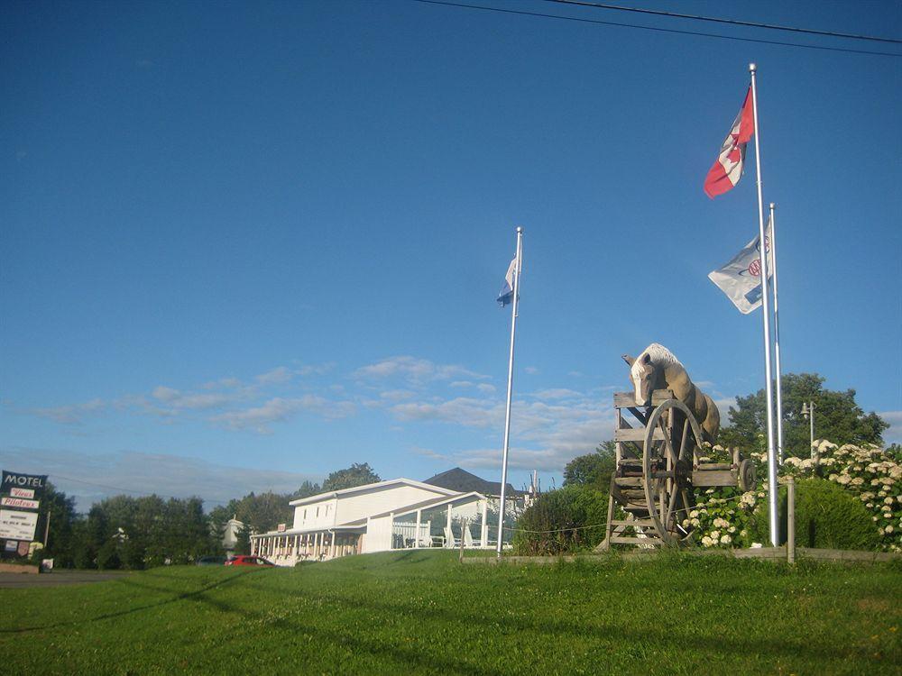 Motel Au Vieux Piloteux Riviere-du-Loup Bagian luar foto