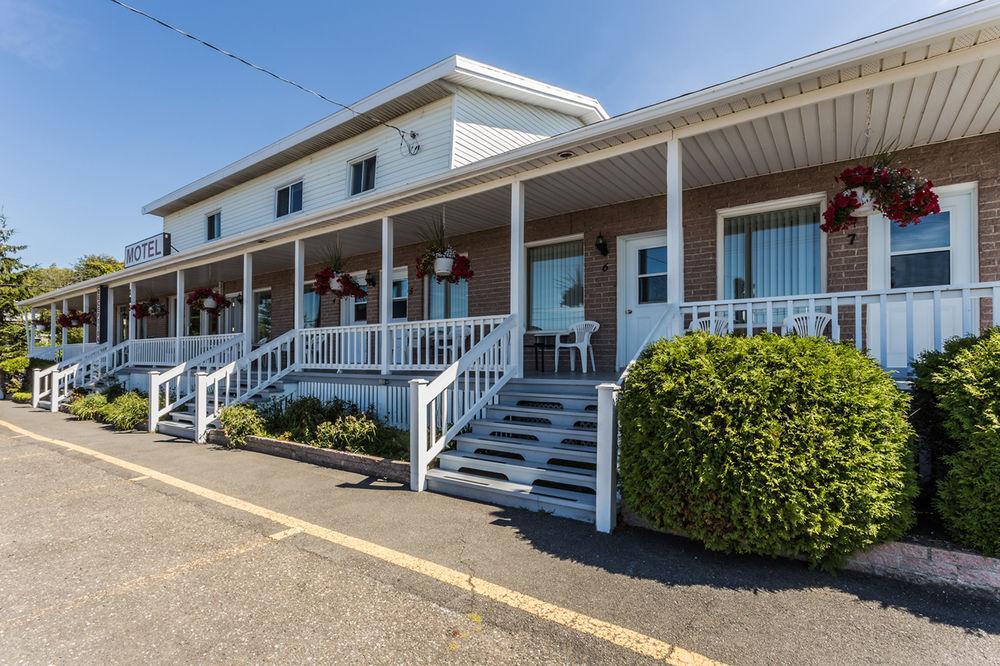 Motel Au Vieux Piloteux Riviere-du-Loup Bagian luar foto